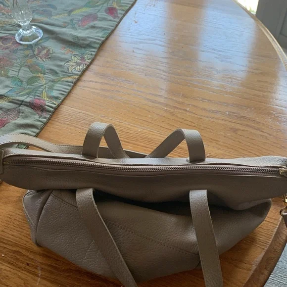 Cuyana Leather Crossbody Bag/Tote - Picture 7 of 12